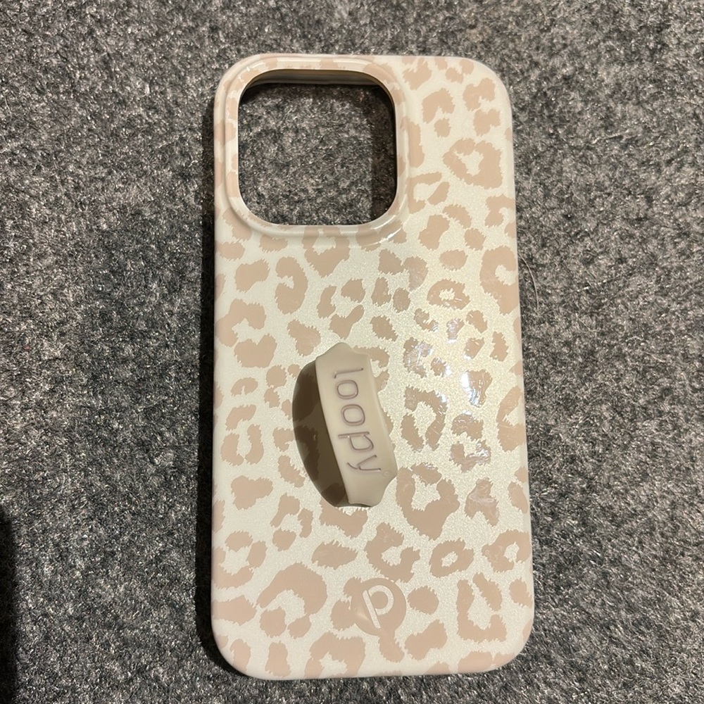 Taupe leopard loopy case